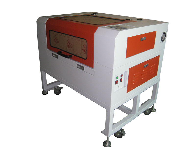 CO2 laser cutting machine