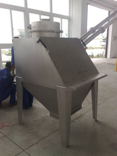 Small bag unloader