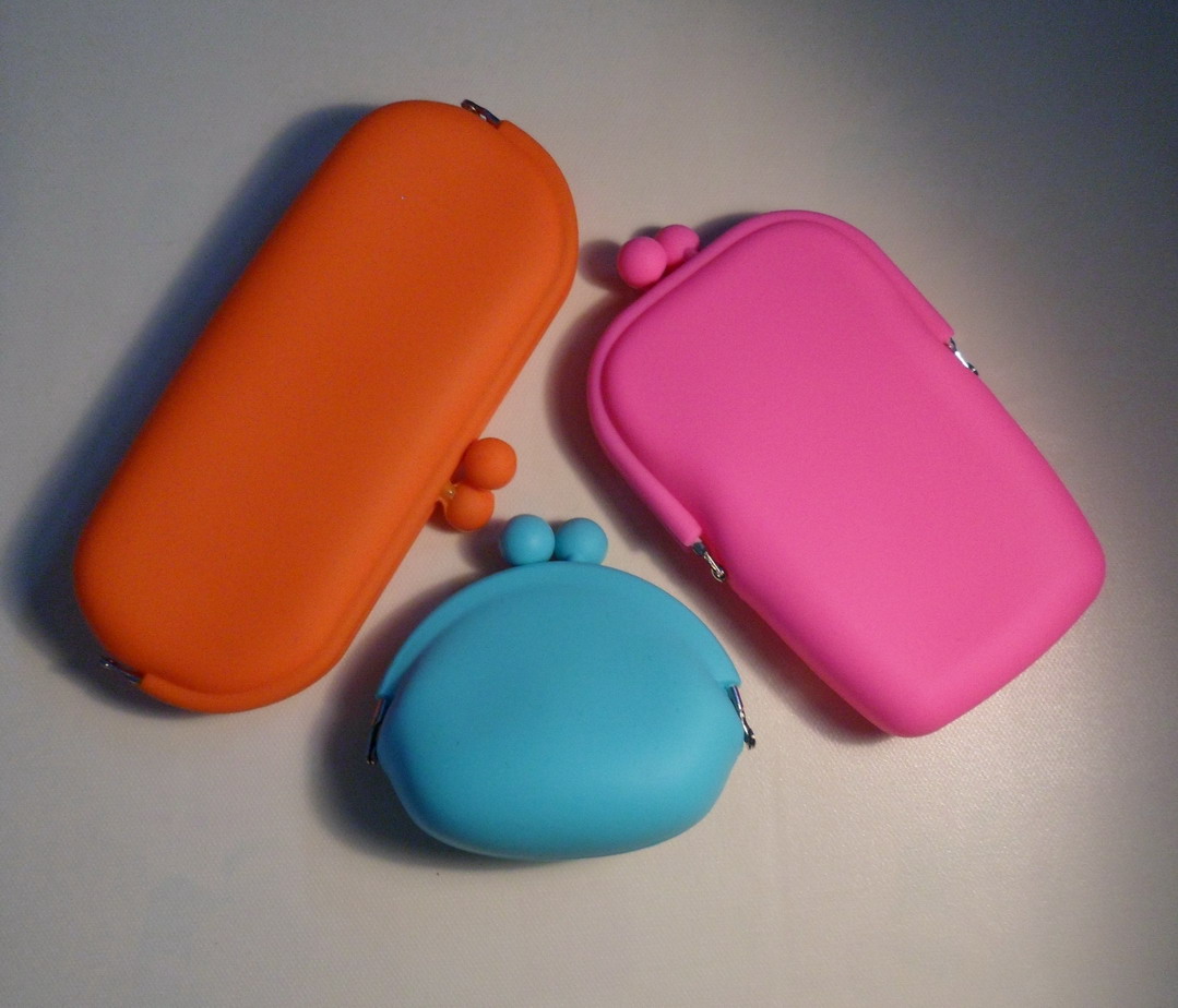 Hot Selling Silicone Coin Purse with Warm Heart Sh