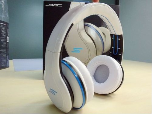 SOUL 150 Over-Ear Headphones In White/Black