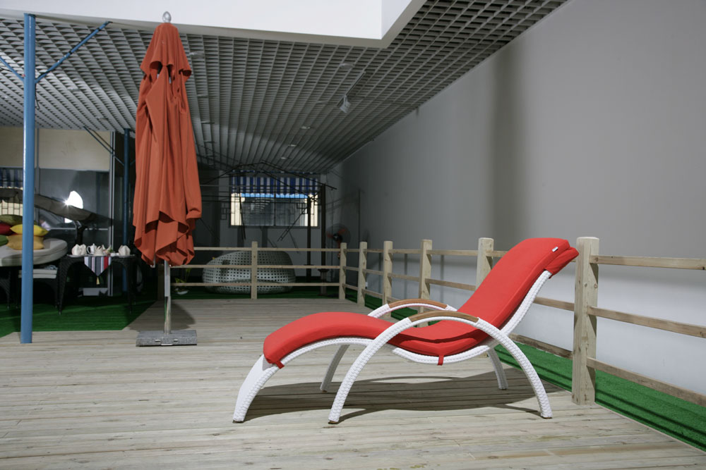 sea chair, chaise lounge, pool bed, wicker lounger