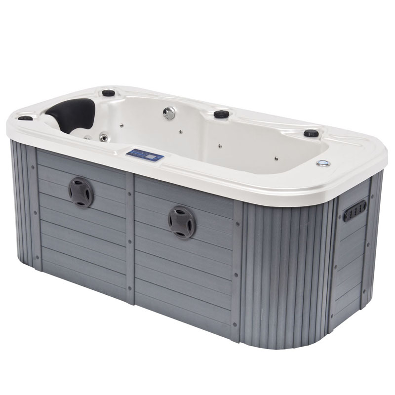 mini outdoor hot spa tub