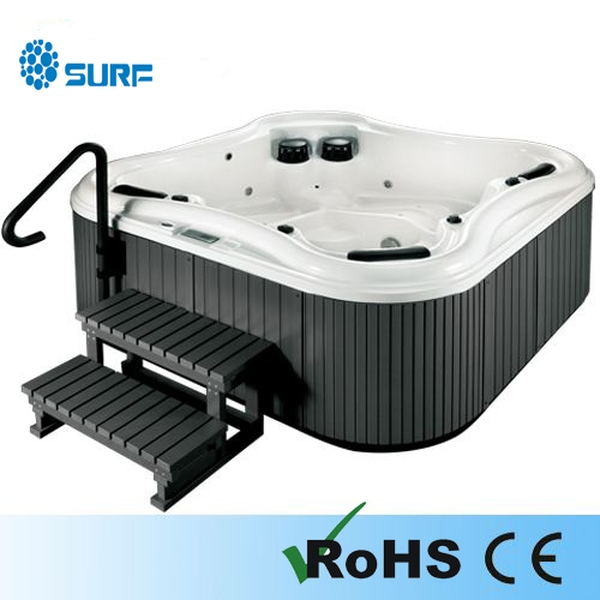 Modern outdoor hot spa (2loungers / 3seats)
