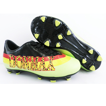 Whosales  Waterproof Outdoor Soccer Shoes Made Of PU Upper/TPU Outsole