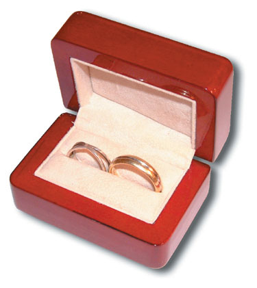 WOODEN RING BOX 