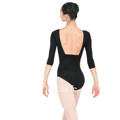 Women& acute;s 3/4 sleeve dance leotard with a straight back