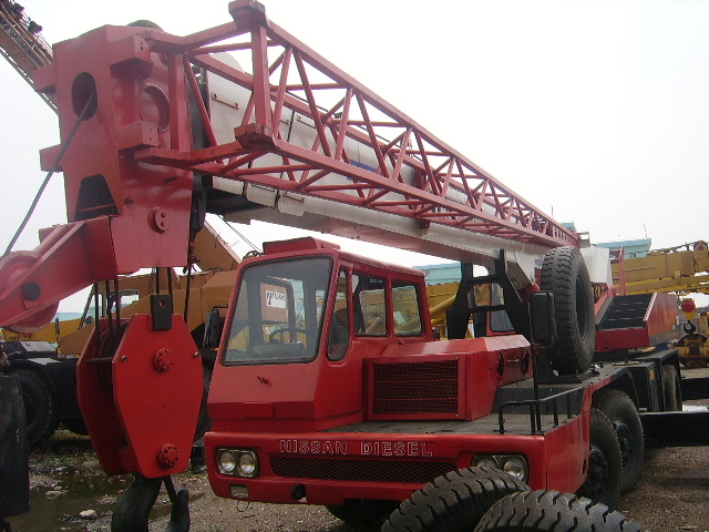 used tadano cranes TG300E