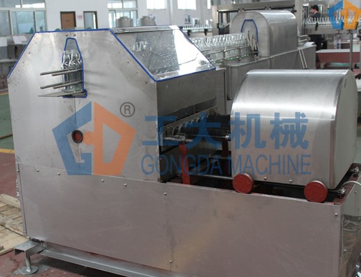 Glass bottle washing machine