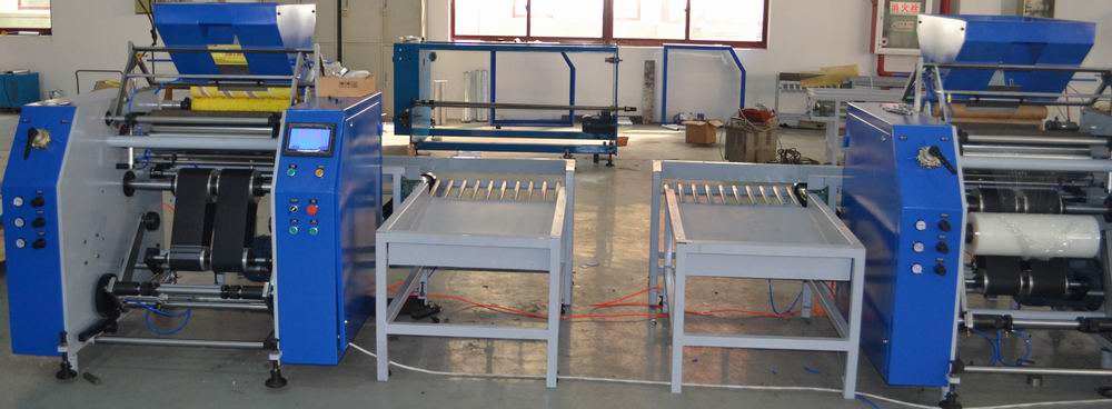 Stretch film rewinding machine