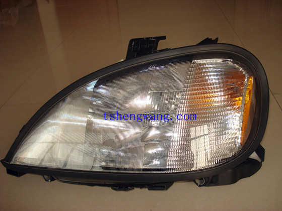 Freightliner Columbia headlight assy