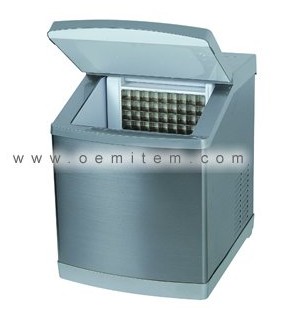 ICE MAKER WITH 22KGS CAPACITY 
