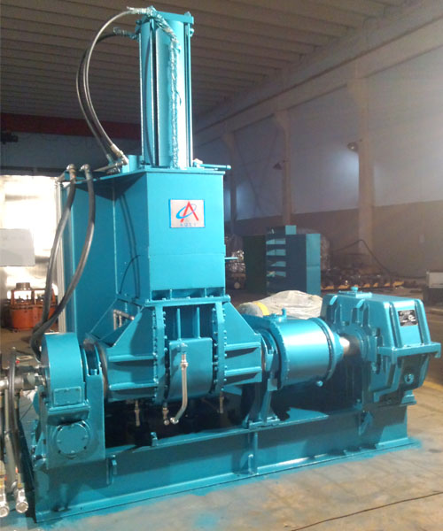 Rubber kneader machine