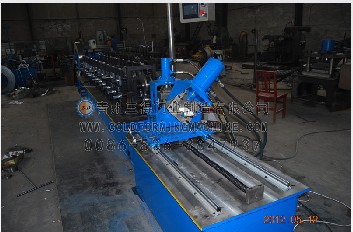U-shape keel roll forming machine