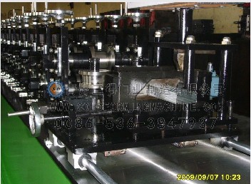 Fully auto adjustable steel liner equipment