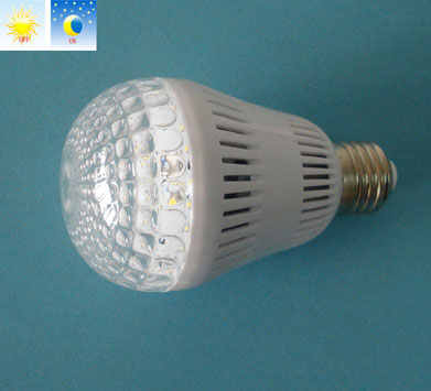 6Watt 150Lux light sensor led bulb keep lighting in dark place