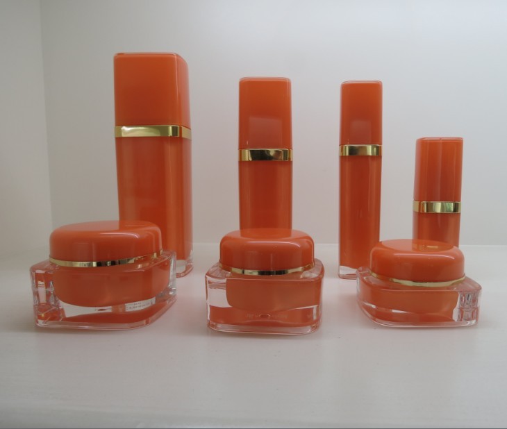 Square acrylic bottles for cosmetic packaging 