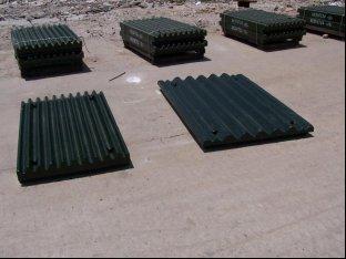 Jaw Plates Steel Spare Crusher Wear Parts With HRc50 For Jaw Crushers DF011
