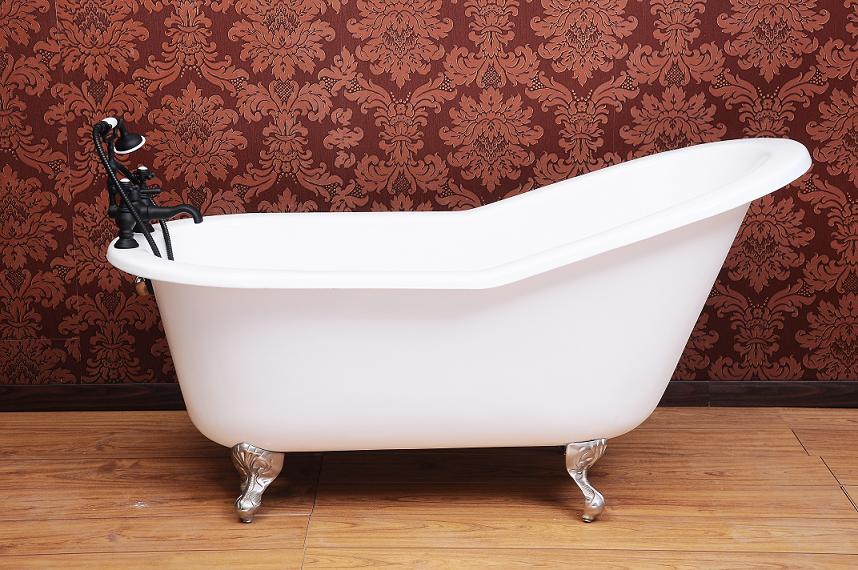 Slipper cast iron bathtub