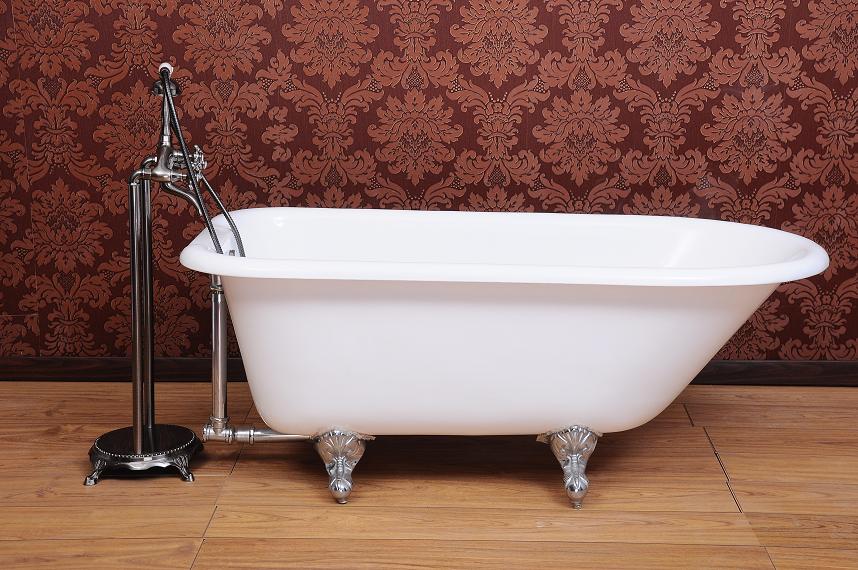 Roll top cast iron bathtub