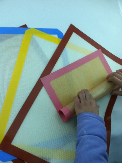 Non-stick Fiberglass silicone baking mat Fiberglass Silicone pastry mat 