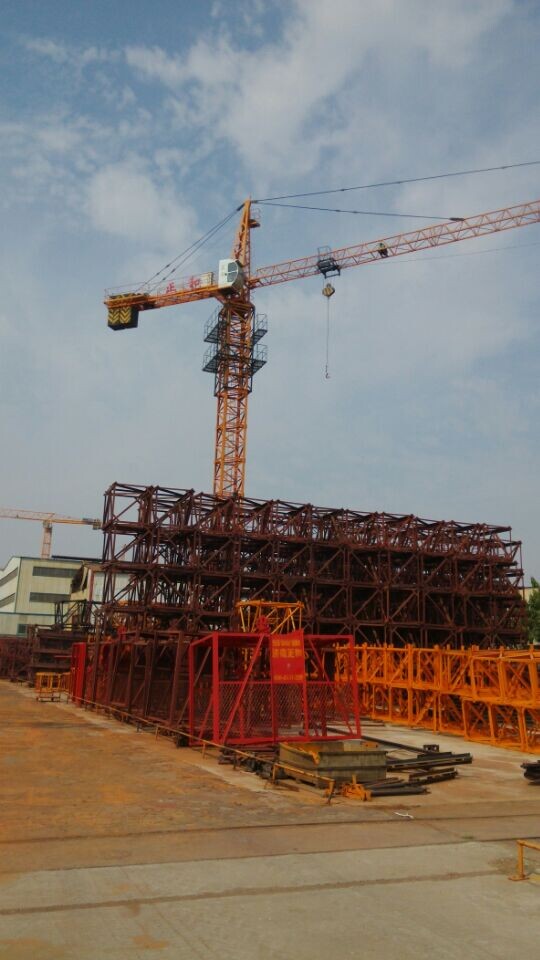 QTZ321(7040) construction tower crane