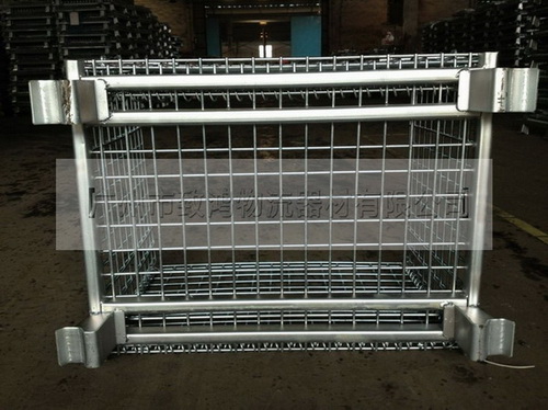 Industrial wire mesh warehousing cages