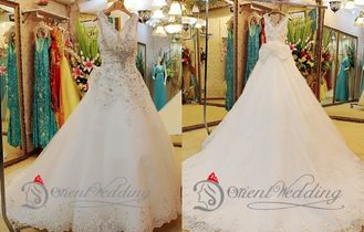 Gorgeous Ladies Sleeveless V Neck Wedding Dresses with Bow / Flower Applique