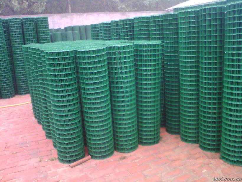 black poly coated china link fence
