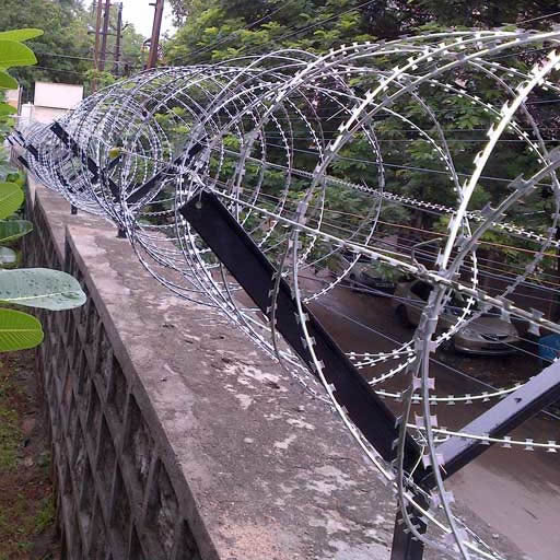 Galvanized razor wire upgrading security level