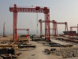 Hydraulic Power Motor Electric Shipyard Gantry Deck Crane For Stock Yards