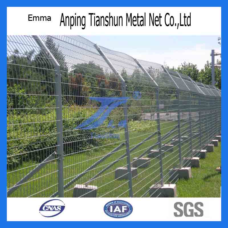 Temporary Fence with Concrete Feet