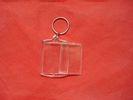 OEM Crystal Plastic openable Acrylic Keychain can replace photos randomly