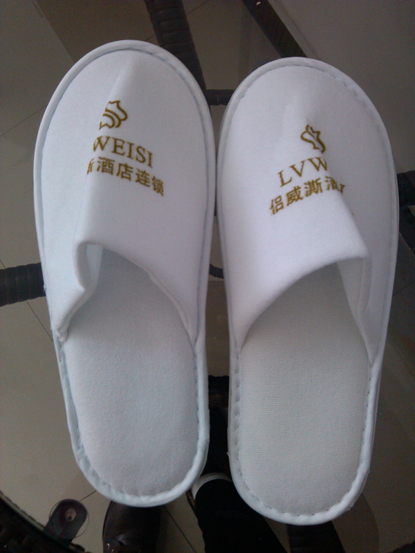 Indoor Slipper  amy@hebeichenxiao.com