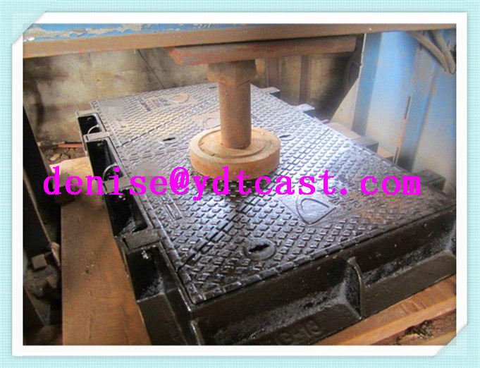 Ductile cast iron Six triangle manhole cover telecom covers