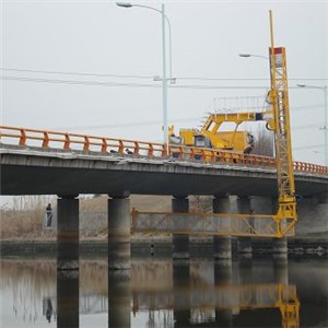 Under Bridge Inspection Truck