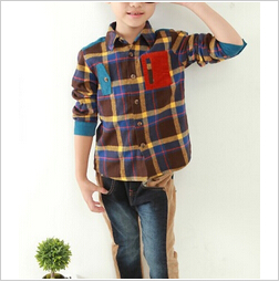 Boys& acute; flannel shirt with decorate pockets