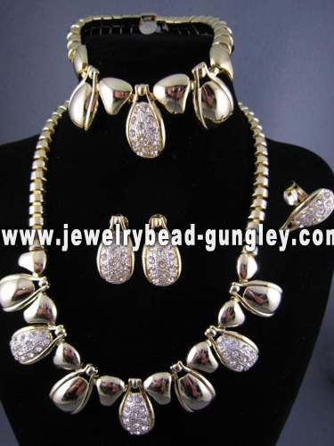 fashion jewelry necklace set