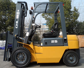 Diesel power Industrial Forklift Truck 2500kg rated capacity with 5 meters 3 stage mast