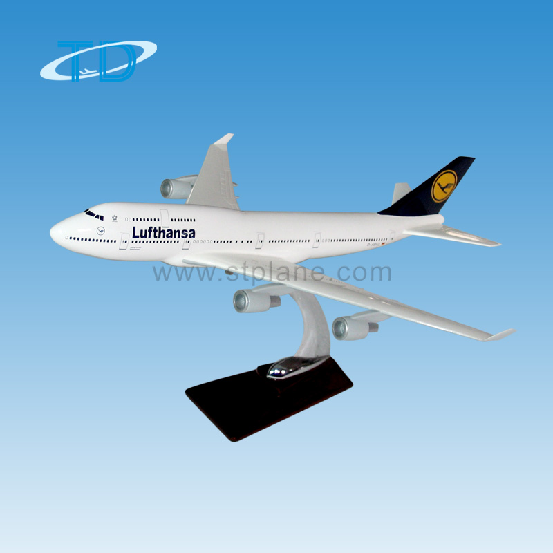 Germany Lufthansa airlines B747-400 1/200 35CM drone plane