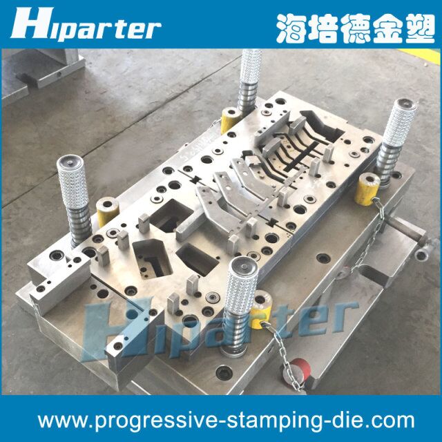 High precision stainless progressive stamping tooling maker