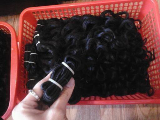 Machine Weft curly/wavy hair, 100% Human Hair, 100% Virgin Hair