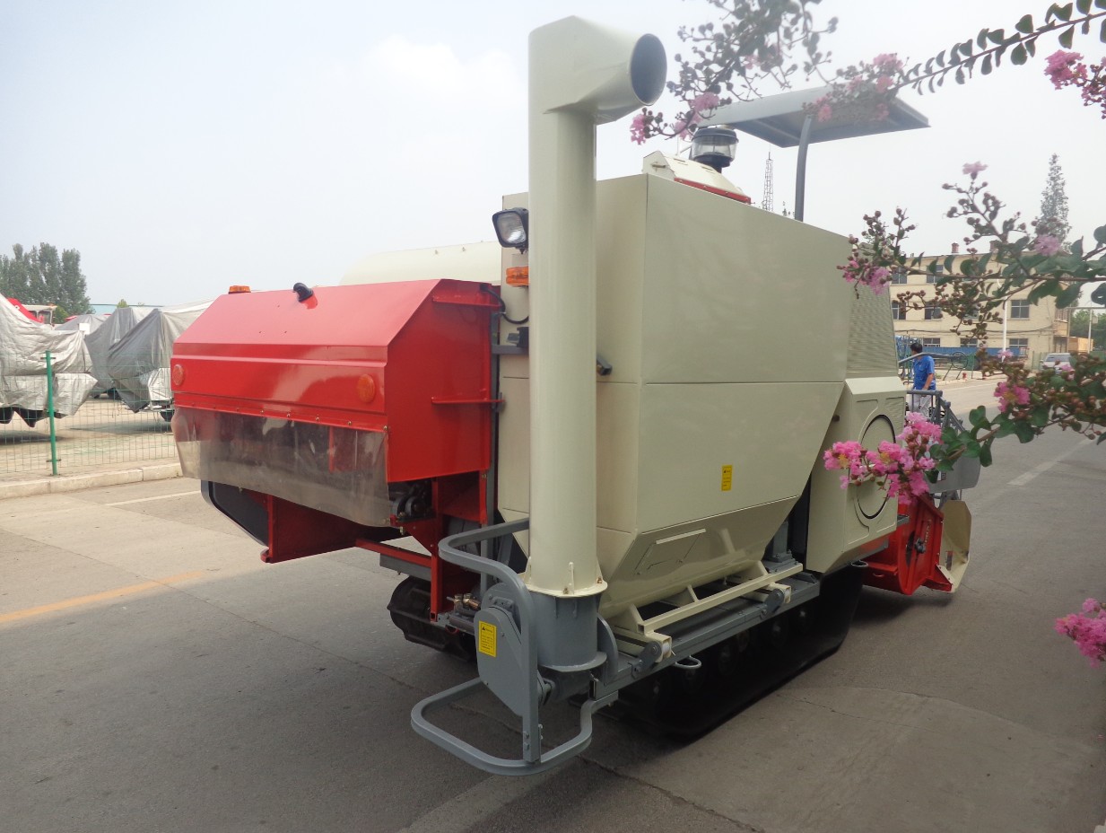 Agricultural Grain Combine Harvester