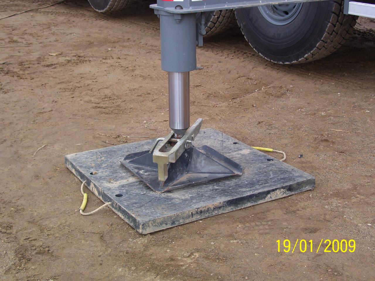 Factory directly sale uhmwpe crane outrigger pads