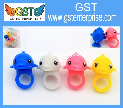 1 3/4& acute;& acute; Light Up Dolphin Plastic Rings