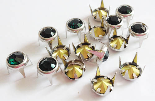 8mm Metal Brads Leather with Emerald Glass Stone Embellished