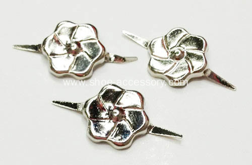 2 Prong Nailheads with Flower-Shaped