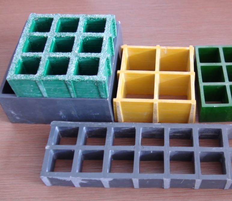 FIBERGLASS GRATING