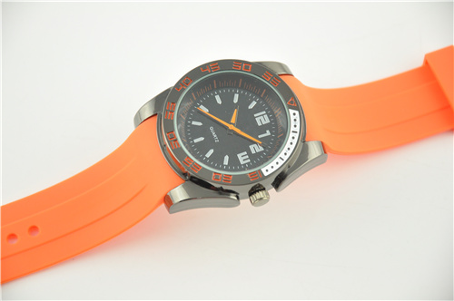 Analog Plastic Watch Waterproof to 3 ATM