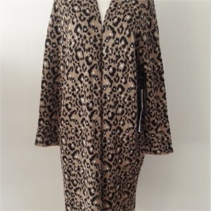 Women& acute;s Leopard Cardigan