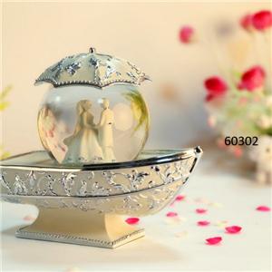 Wedding Couple Snow Globe Music Boxes